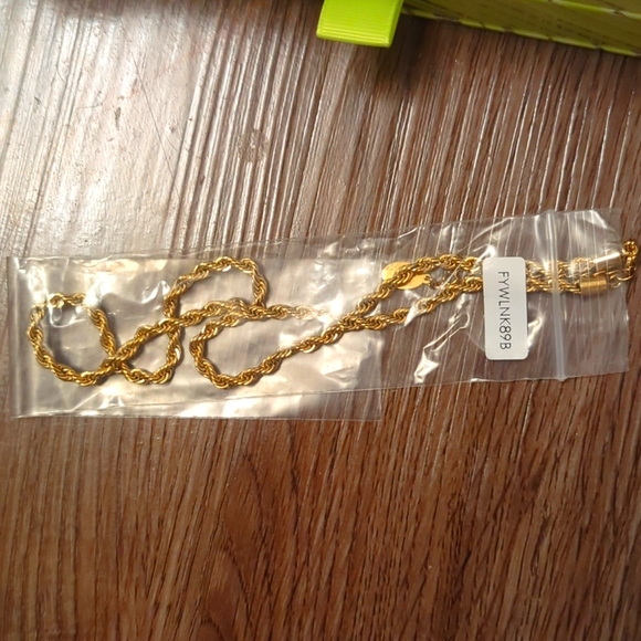 Local Eclectic Summer Advent Jewelry Box (4 pieces & box) - Picture 10 of 13